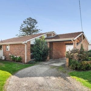 Comfortable Family Home in Clifton Springs - Photo 2
