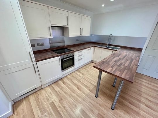 Poplar Road, Solihull - Photo 1