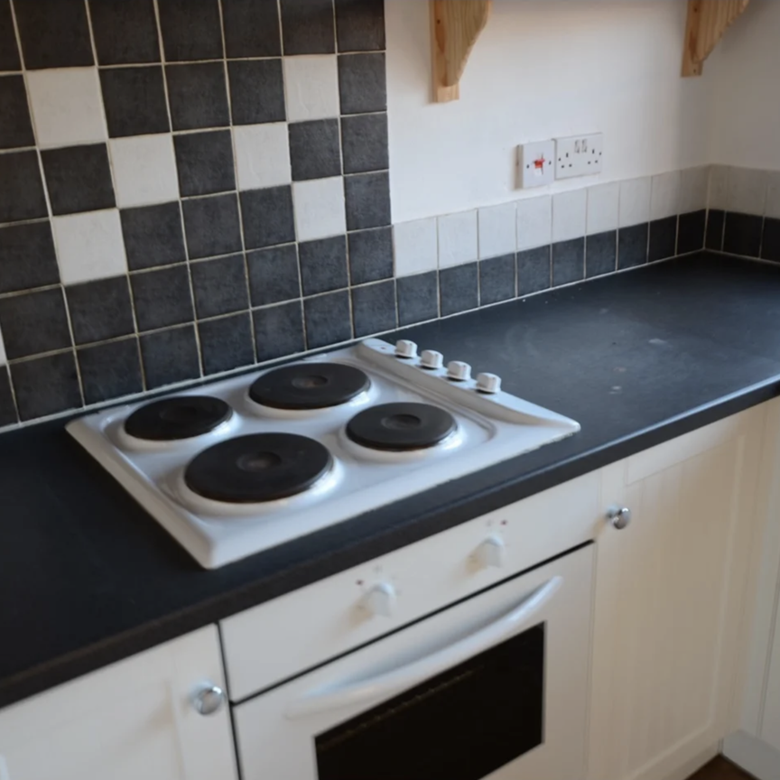 1 Providence Cottage, Dippons Lane, Perton, Wolverhampton, WV6 7LQ - Photo 1