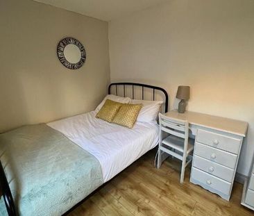 Room's Available August 1st, 34a Delhi Street, Belfast, BT7 3AJ - Photo 6