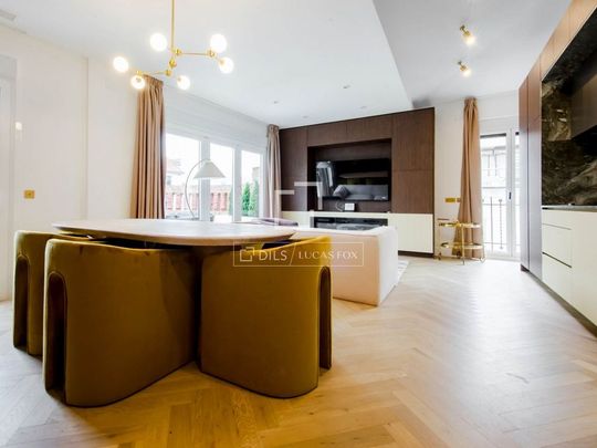 2 bedroom luxury penthouse for rent in Madrid, Spain - Foto 1