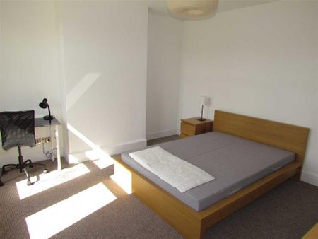 4 bedroom terraced house to rent - Photo 2