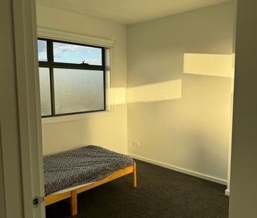 Footscray - Photo 2