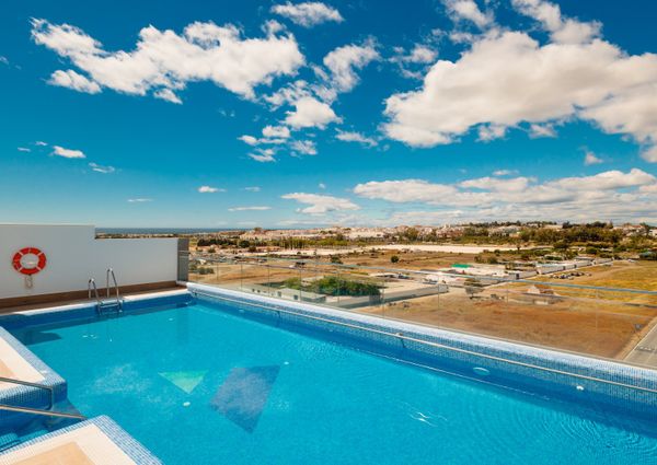 Contemporary 2 bedroom apartment in Nueva Andalucia