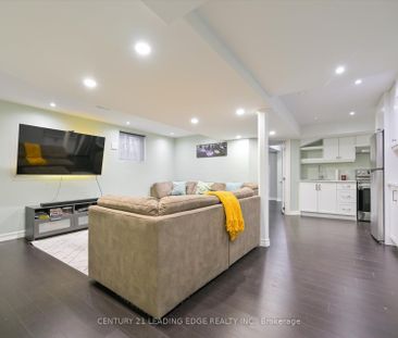 Detached Home For Lease | N8039196 - Photo 4