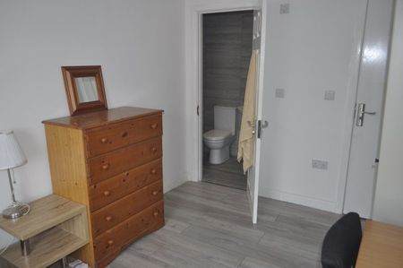 Room in a Shared House, Littleton Road, M7 - Photo 3