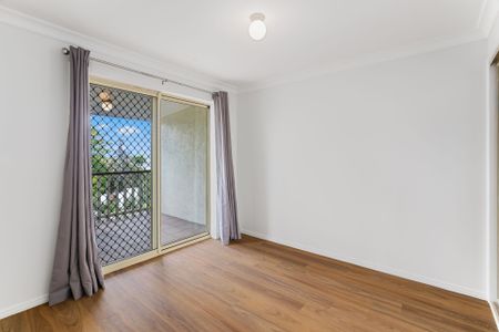 Refurbished Unit Centrally Located in Highgate Hill - Photo 3