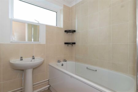 Dorchester Gardens, Worthing - Photo 5