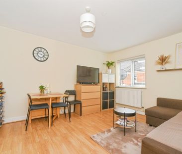 Whitney Street, Swindon - Photo 4