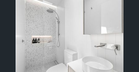 Flawless beachside entertainer - Photo 4