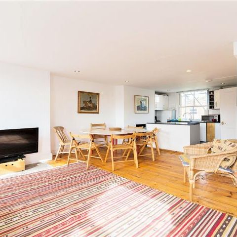 Stunning Apartment - Photo 1