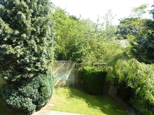 Grosvenor Park Gardens, Leeds - Photo 1