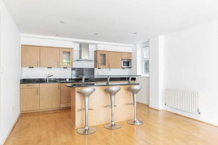 2 bedroom flat to rent - Photo 4