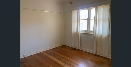 3 bedroom Family Home - Photo 5