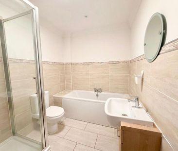 2 bedroom flat to rent - Photo 4