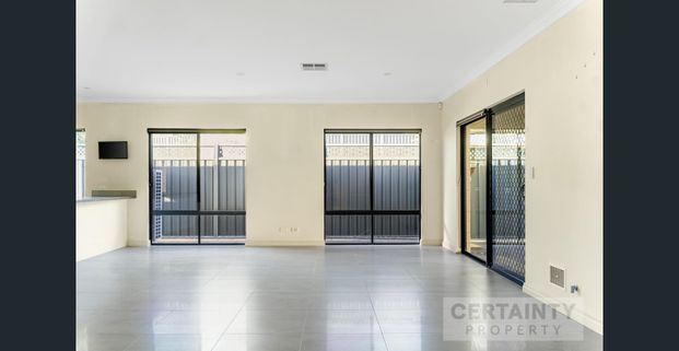 Modern Family Home in Desirable Landsdale Neighborhood - 4 Bed, 2 Bath, Luxury Living - Photo 1