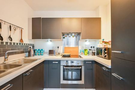 1 bedroom flat to rent - Photo 2