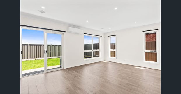Stunning Family Home in Werribee - Photo 1