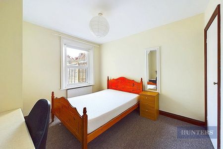 5 bedroom House To Let Total Size: 1088 SQ FT - Photo 2