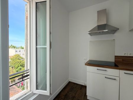 Location Appartement 1 pièce 21m² TOULON 83000 - Photo 2