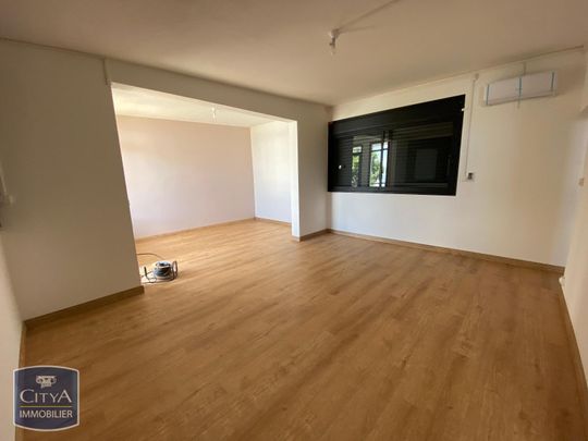 Location Appartement 4 pièces 105m² ST DENIS 97400 - Photo 1
