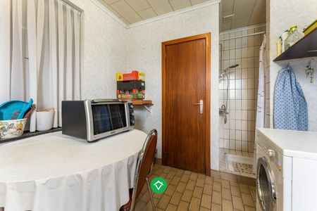 Alleenstaande woning met drie slaapkamers en dubbele inpandige garage te huur - Photo 4