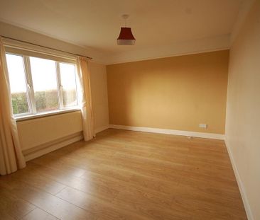 2 bedroom detached bungalow to rent - Photo 3