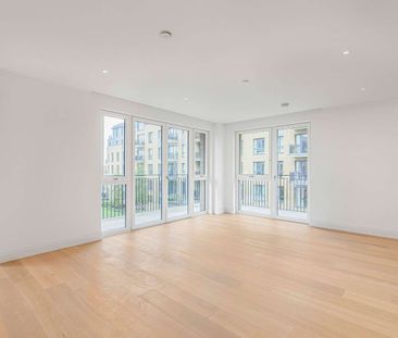 A luxury three bedroom apartment with riverside views. - Photo 6