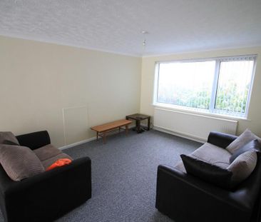 4 bedroom detached house to rent - Photo 2