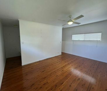Coastal 3 Bedroom Home in Woorim Beach - Photo 1