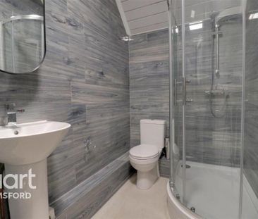 1 bedroom in a house share to rent - Photo 6