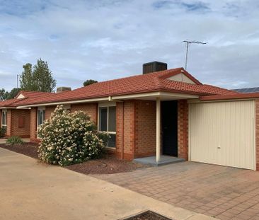 2 Bedrooms in Quiet Complex - Photo 6