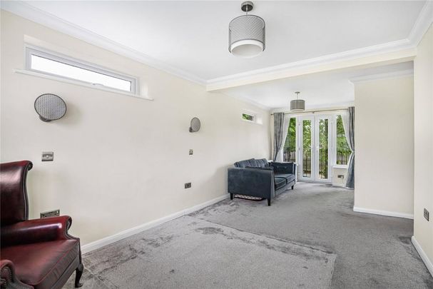 5 bedroom semi-detached house to rent - Photo 1