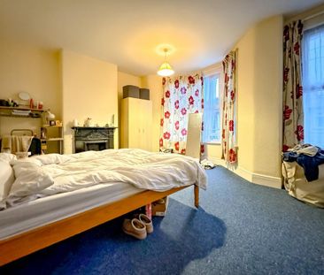 5 bedroom terraced house to rent - Photo 4