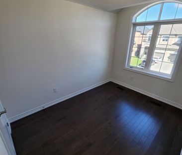 For Lease - 21 Coho Drive, Whitby, Ontario - Photo 6