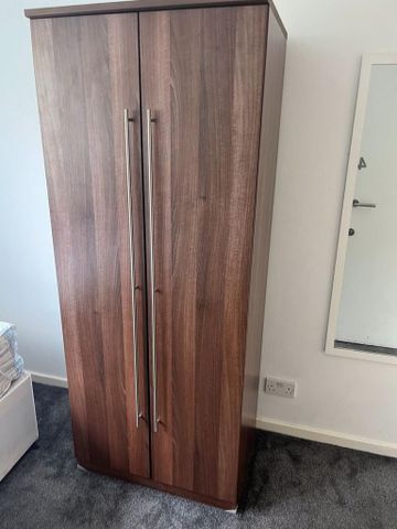 1 bedroom in a flat share to rent - Photo 2