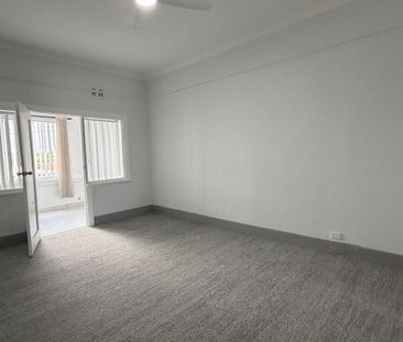 3 BEDROOM UNIT IN PRIME BELMORE LOCATION! - Photo 6