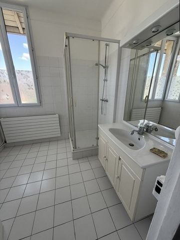 Location Maison 5 pièces 110m² - Photo 3