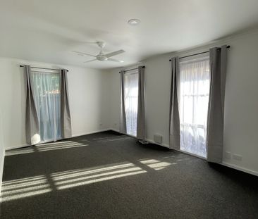 Modern Comfort and Easy Living with Gardener Included - Photo 2