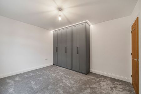 Selworthy Road, London, SE6 - Photo 3