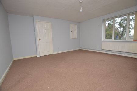 3 Bedroom Mews/Town House - Photo 2