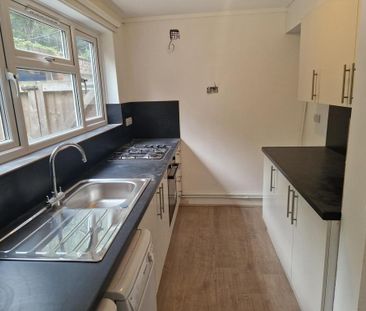2 bedroom ground floor maisonette to rent - Photo 6