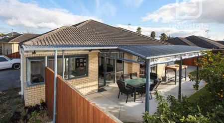 Space, storage and Security! - Photo 3