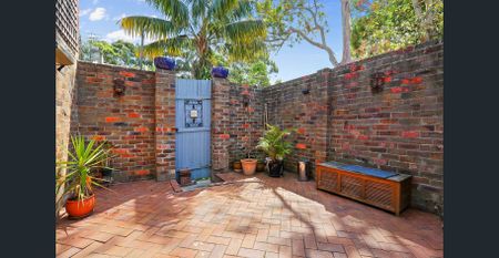 Light Filled Two Bedroom Terrace - Photo 2