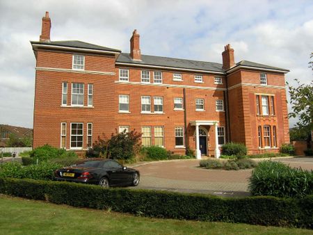 Queen Alexandras Way, Epsom, Surrey, KT19 7DW - Photo 5
