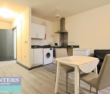 1 bedroom Flat To Let - Photo 1