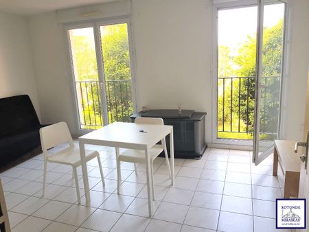 Location Appartement 1 pièce 26m² - Photo 2