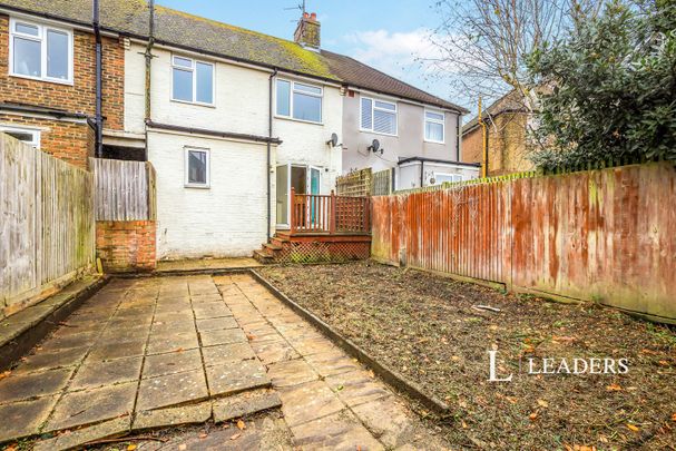 3 bedroom house to rent Queens Crescent, Eastbourne, BN23 - Photo 1