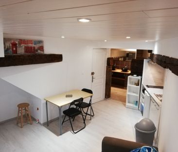 FOIX - A LOUER - STUDIO DE 31m2 DANS LE CENTRE HISTORIQUE - Photo 2