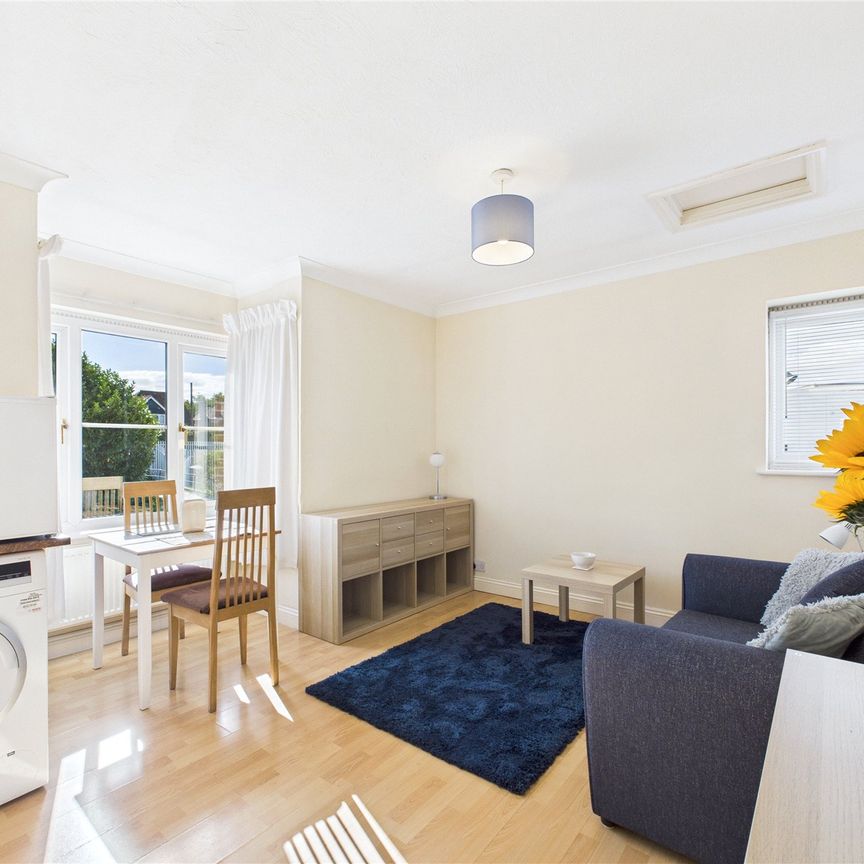 1 bedroom Flat in St. Peters Road, Maidenhead - Photo 1